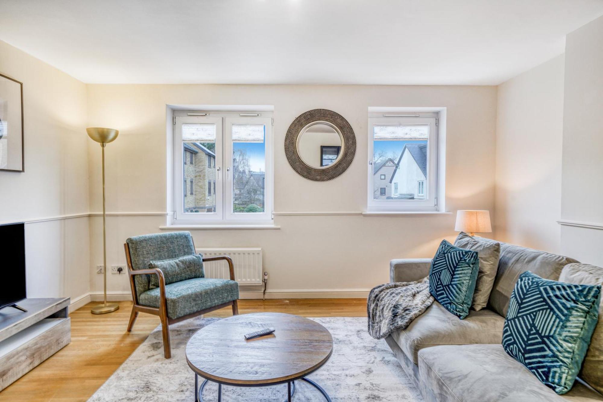 Executive 4 Bedroom Town House In Canada Water Free Wifi & Parking By City Stay Aparts Лондон Екстериор снимка
