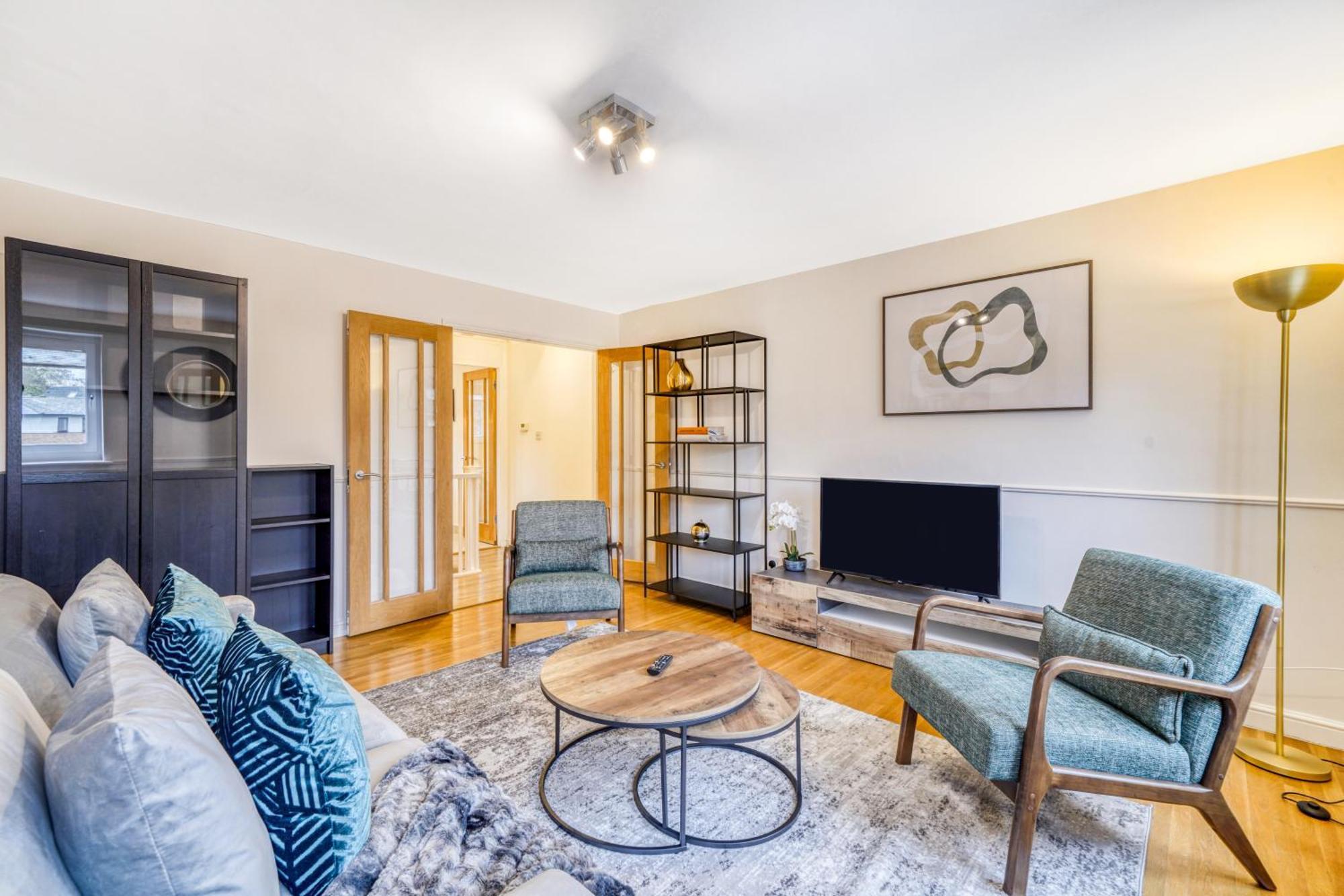 Executive 4 Bedroom Town House In Canada Water Free Wifi & Parking By City Stay Aparts Лондон Екстериор снимка
